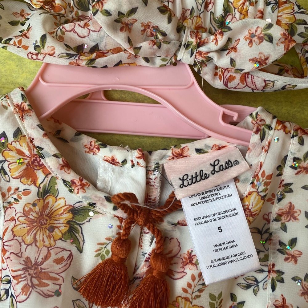 New Toddler girls size 5T, Little Lass dressy Top and leggings Set.